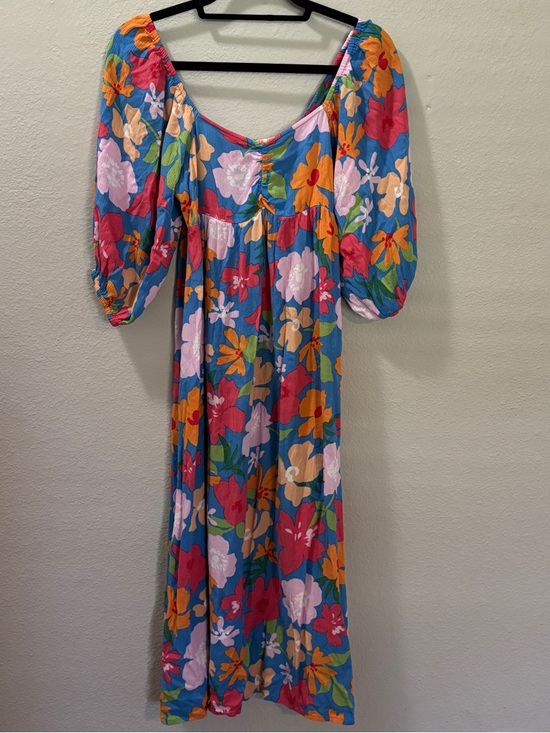 Billabong Dresses & Skirts - Billabong Floral Smocked Puff Sleeve Boho Midi Dress Size Small
